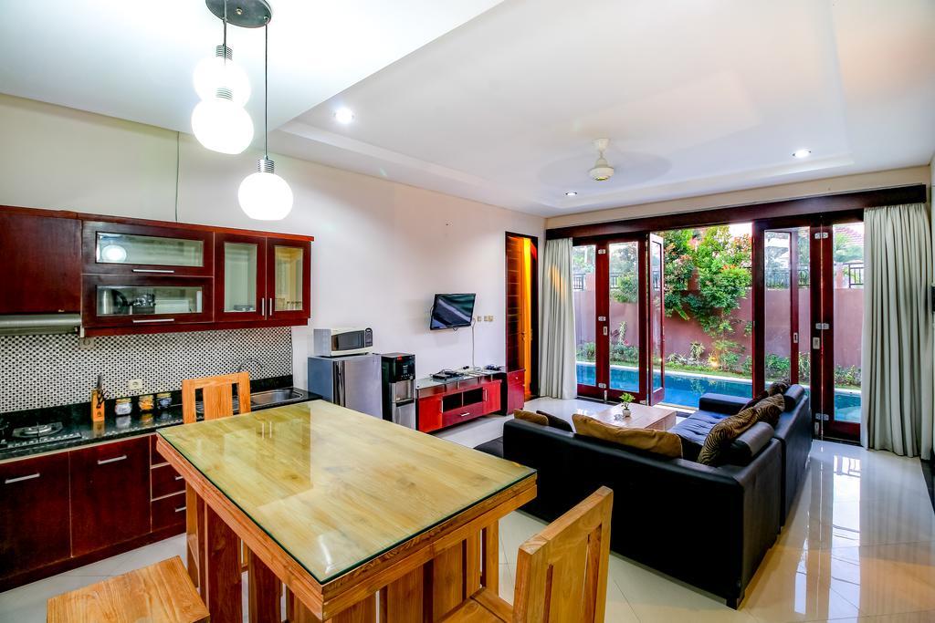 Villa Gayatri เซมินยัค ภายนอก รูปภาพ