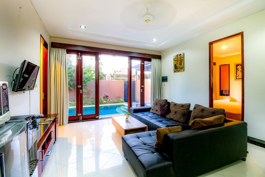 Villa Gayatri เซมินยัค ภายนอก รูปภาพ