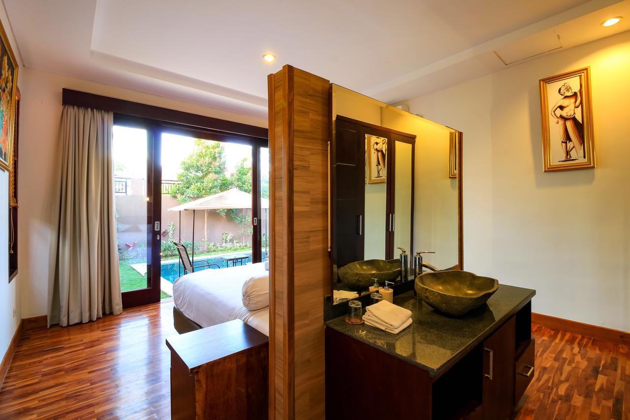 Villa Gayatri เซมินยัค ภายนอก รูปภาพ