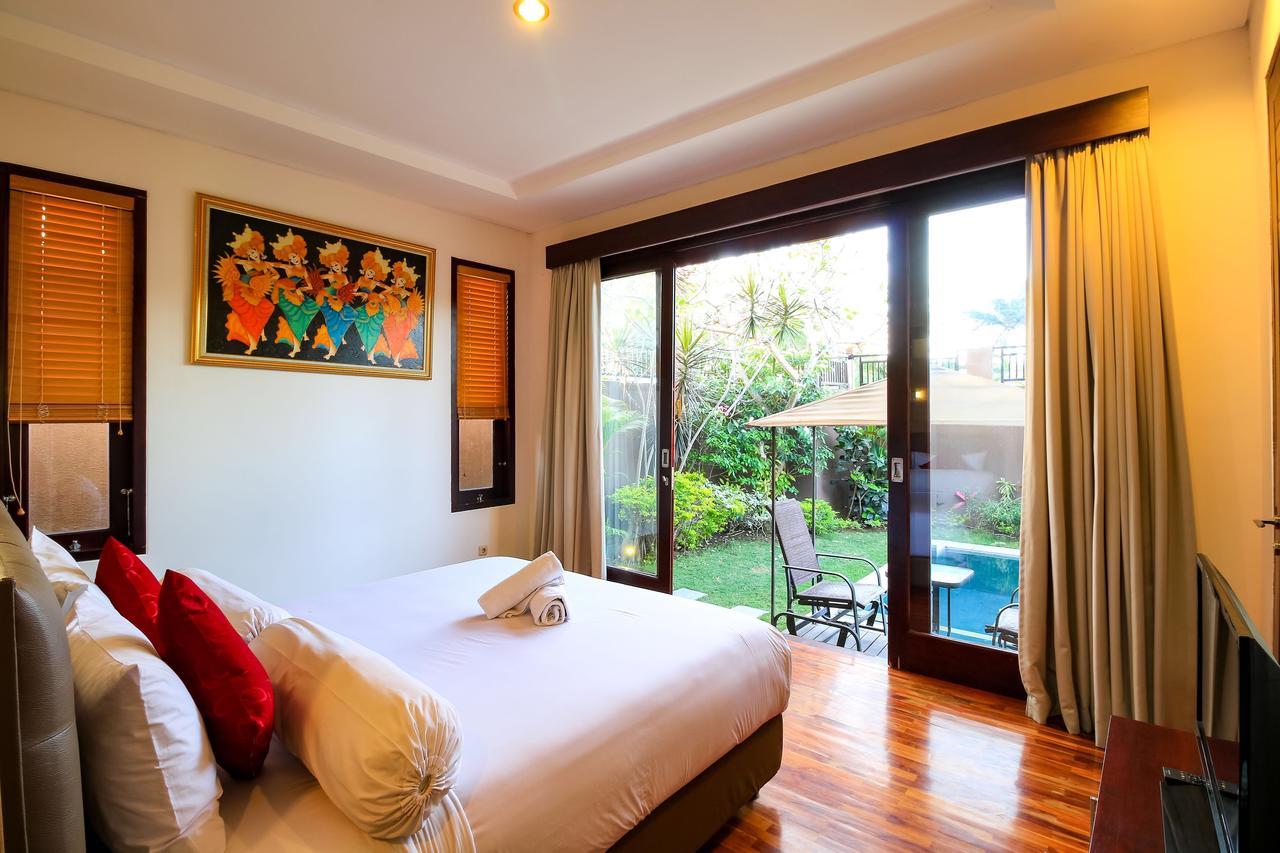 Villa Gayatri เซมินยัค ภายนอก รูปภาพ