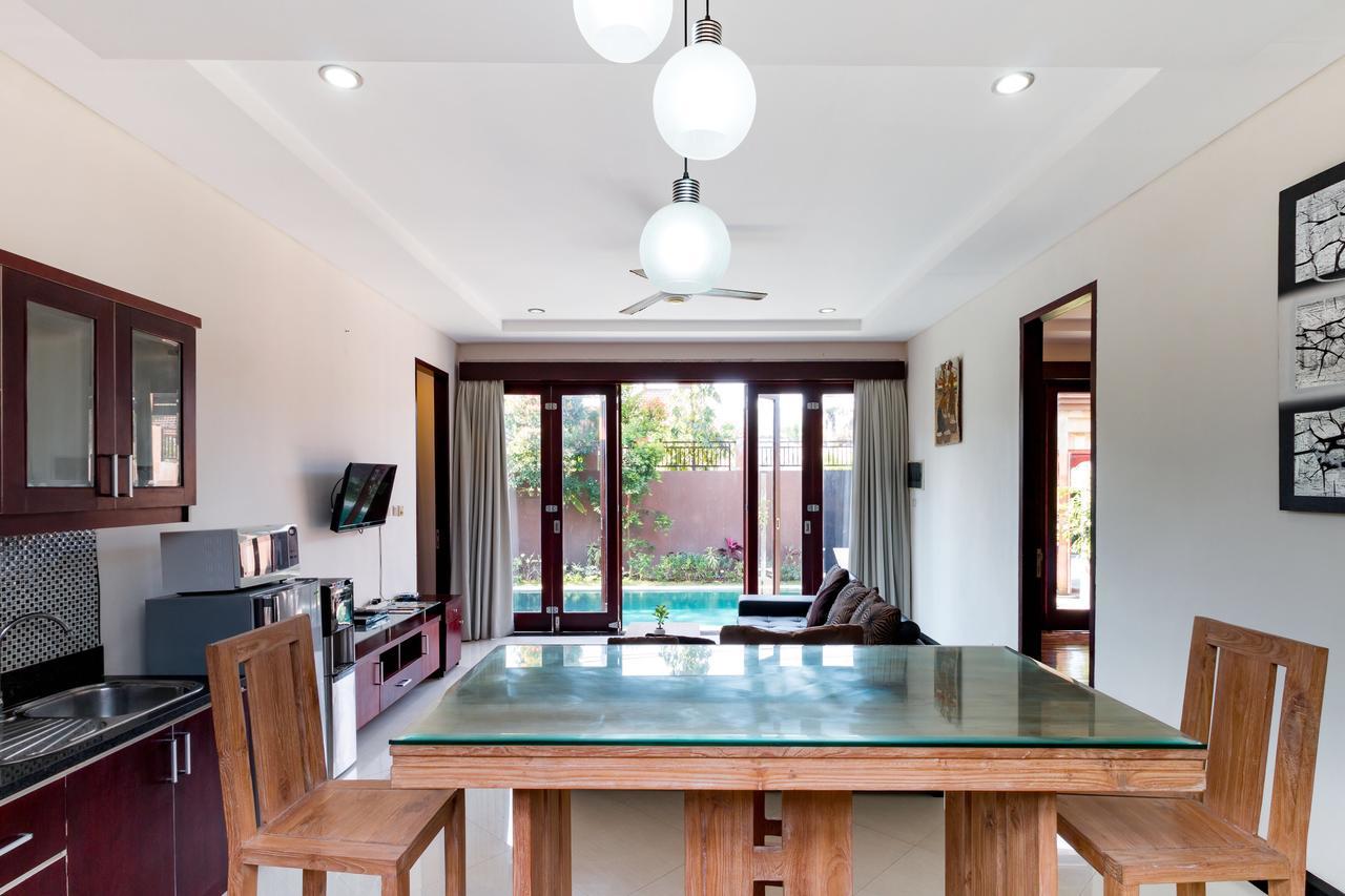 Villa Gayatri เซมินยัค ภายนอก รูปภาพ